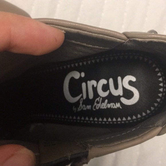 Boots - Picture 4 of 5